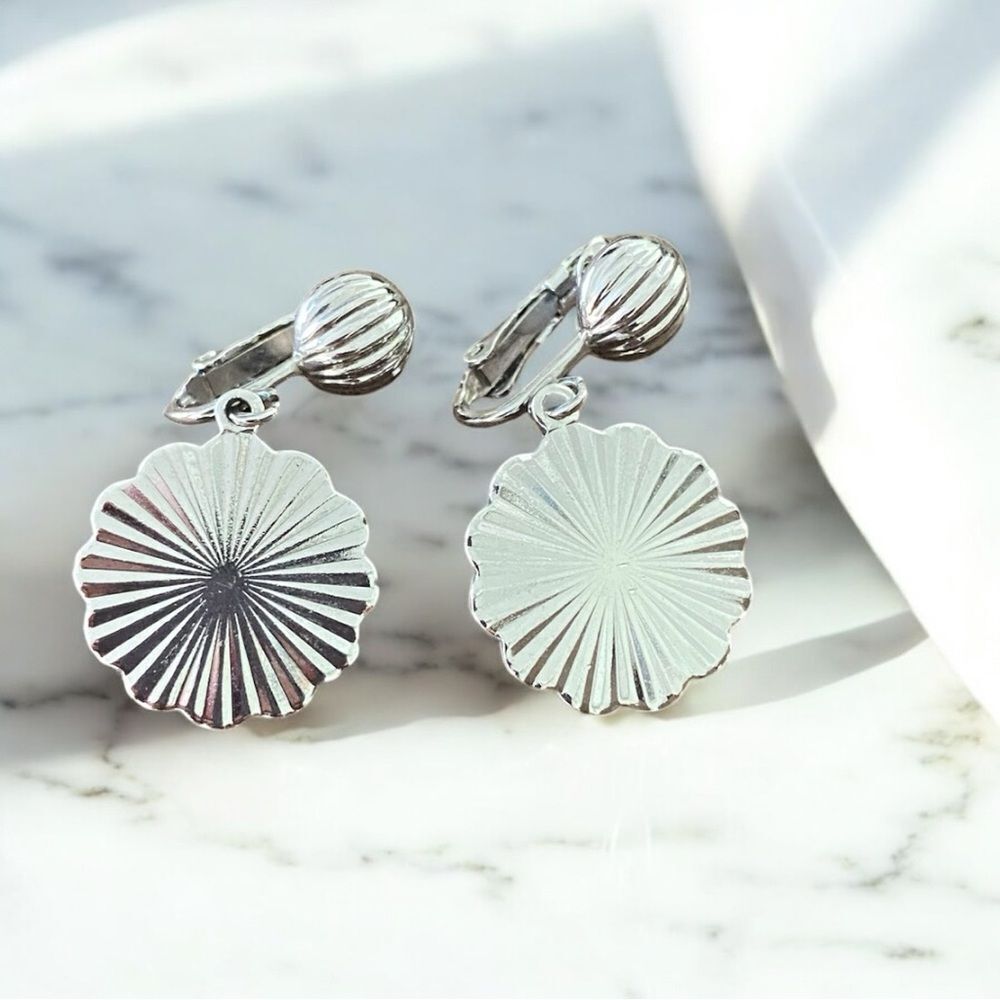 Vintage Silver Clip‑On Earrings | 80s/90s Scalloped Sunburst Statement Drops